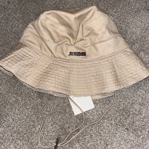 Jacquemus lookalike hat
